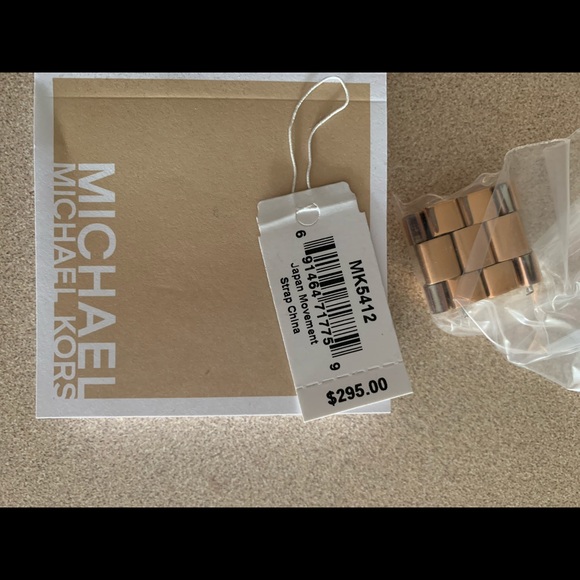 Michael Kors rose gold women’s watch - Picture 5 of 6